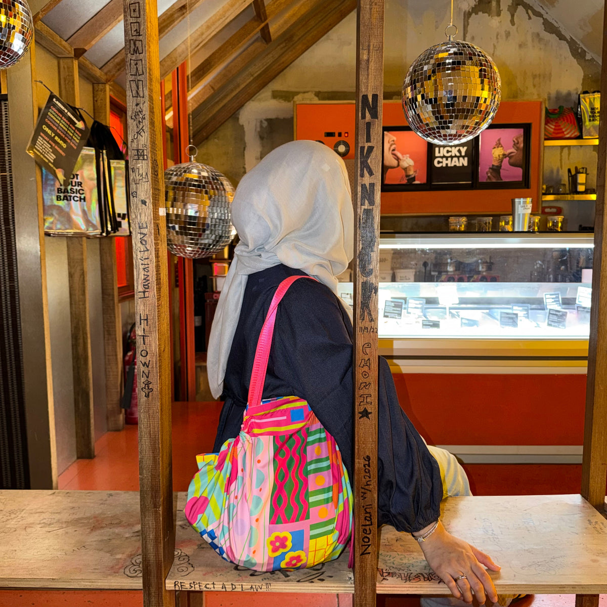 Medium Drawstring Totebag